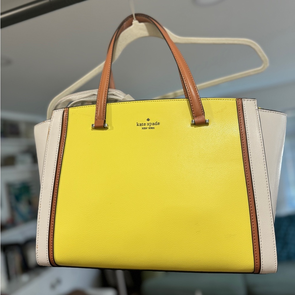 NWT Kate Spade Geraldine, Yellow and White, additional strap